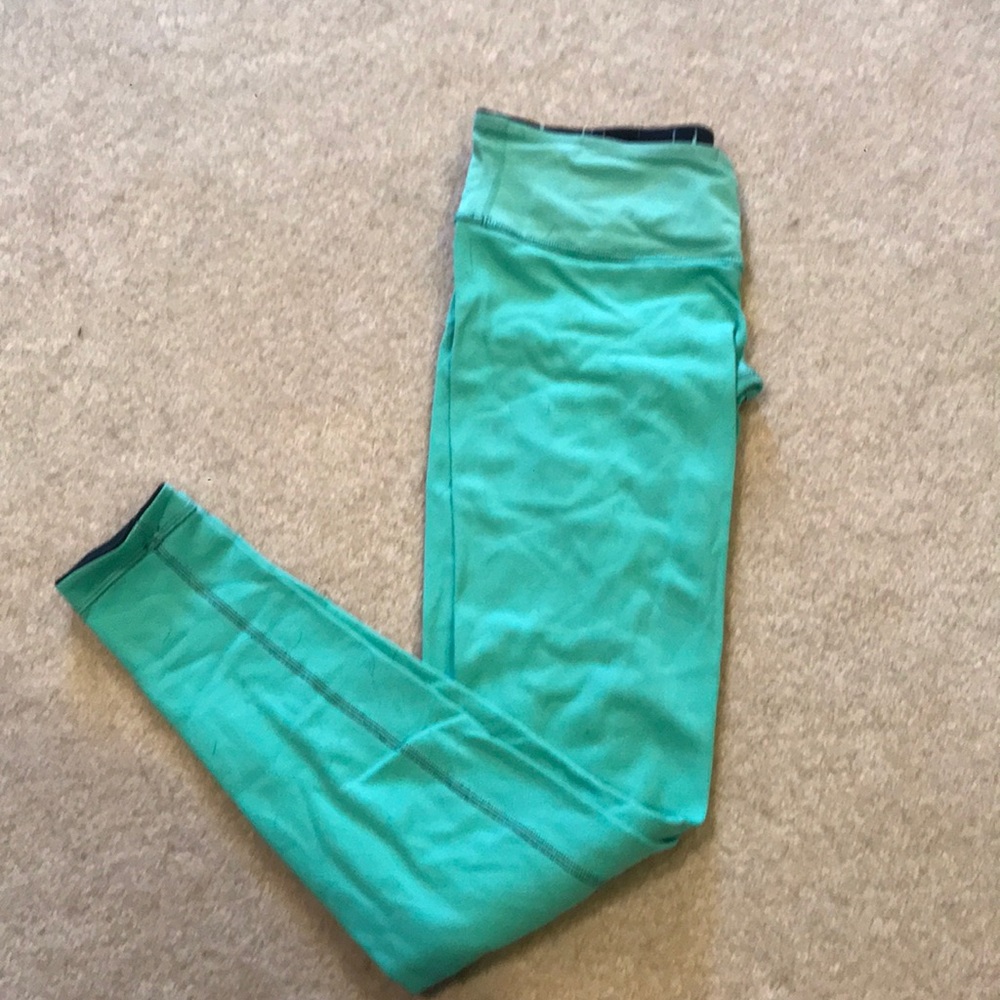 Reversible lulu leggings. Light green and forest.